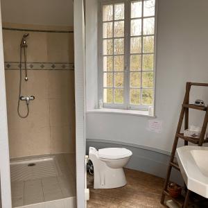 Chambre 1 75m2 salle de bain attenante